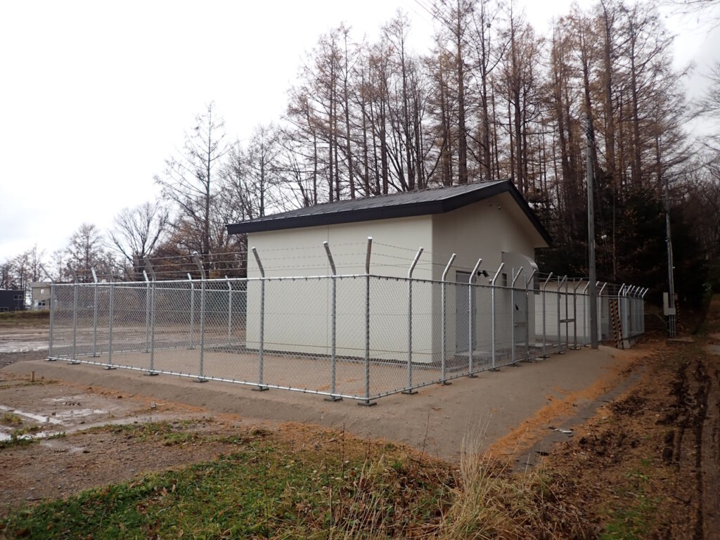 ウトロ香川配水池送水ポンプ場非常用発電機設置工事（建築）